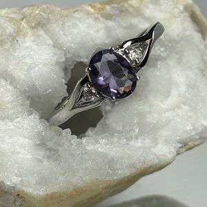 Sterling silver oval amethyst ring
